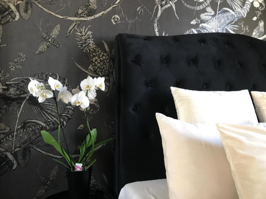 Lippi 42 Guest House Single Room'S In Villa With Garden Milán Exterior foto